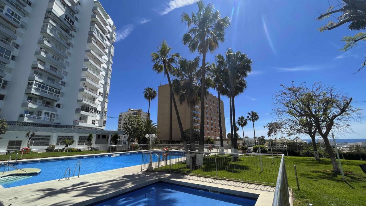 Pool And Beach In Benalmádena Dış mekan fotoğraf